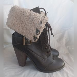 Bucco Women's Cold Weather Beige Lace-Up Faux Fur Heel Anckle Bootie Sz 9